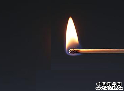 白酒知識(shí):能點(diǎn)燃的白酒就是好酒?