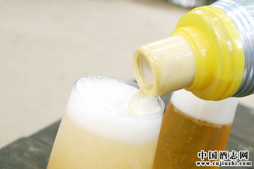 日本商家推出便攜啤酒起泡器 享受美味啤酒沫